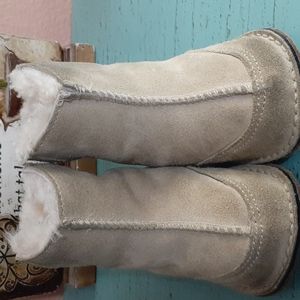 UGG BOOTIES SZ SM